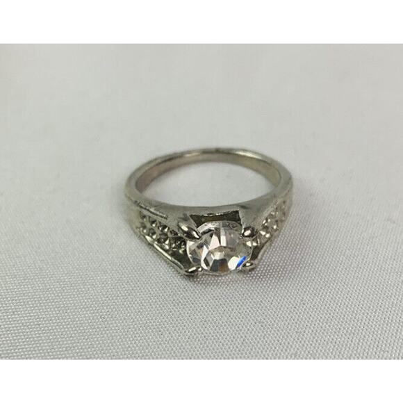 Size 7 Silvertone Ring Costume Jewelry Cubic Zirconia - Picture 2 of 9